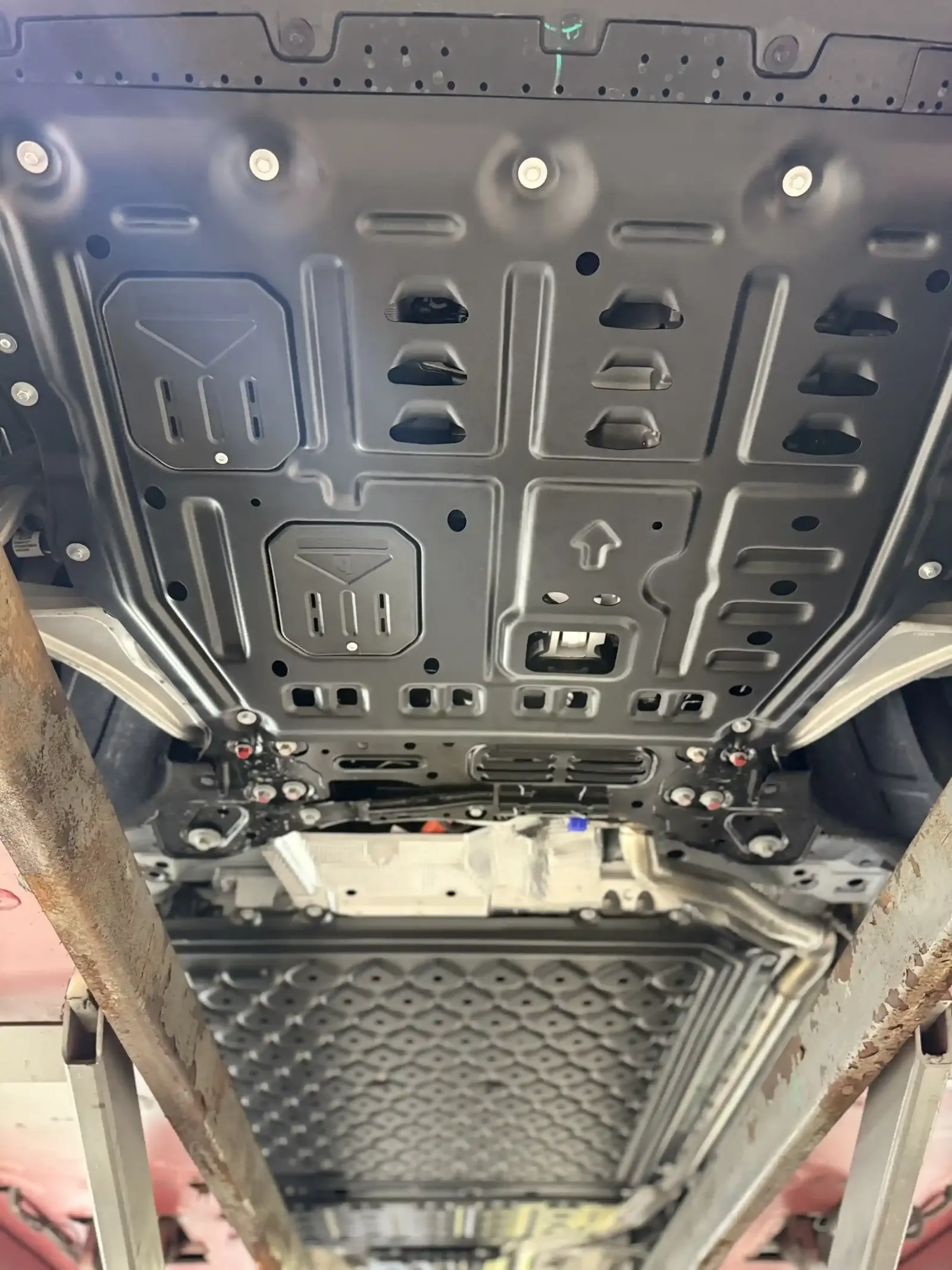 曜黑版极氪9x六件套升级 施工实拍 8