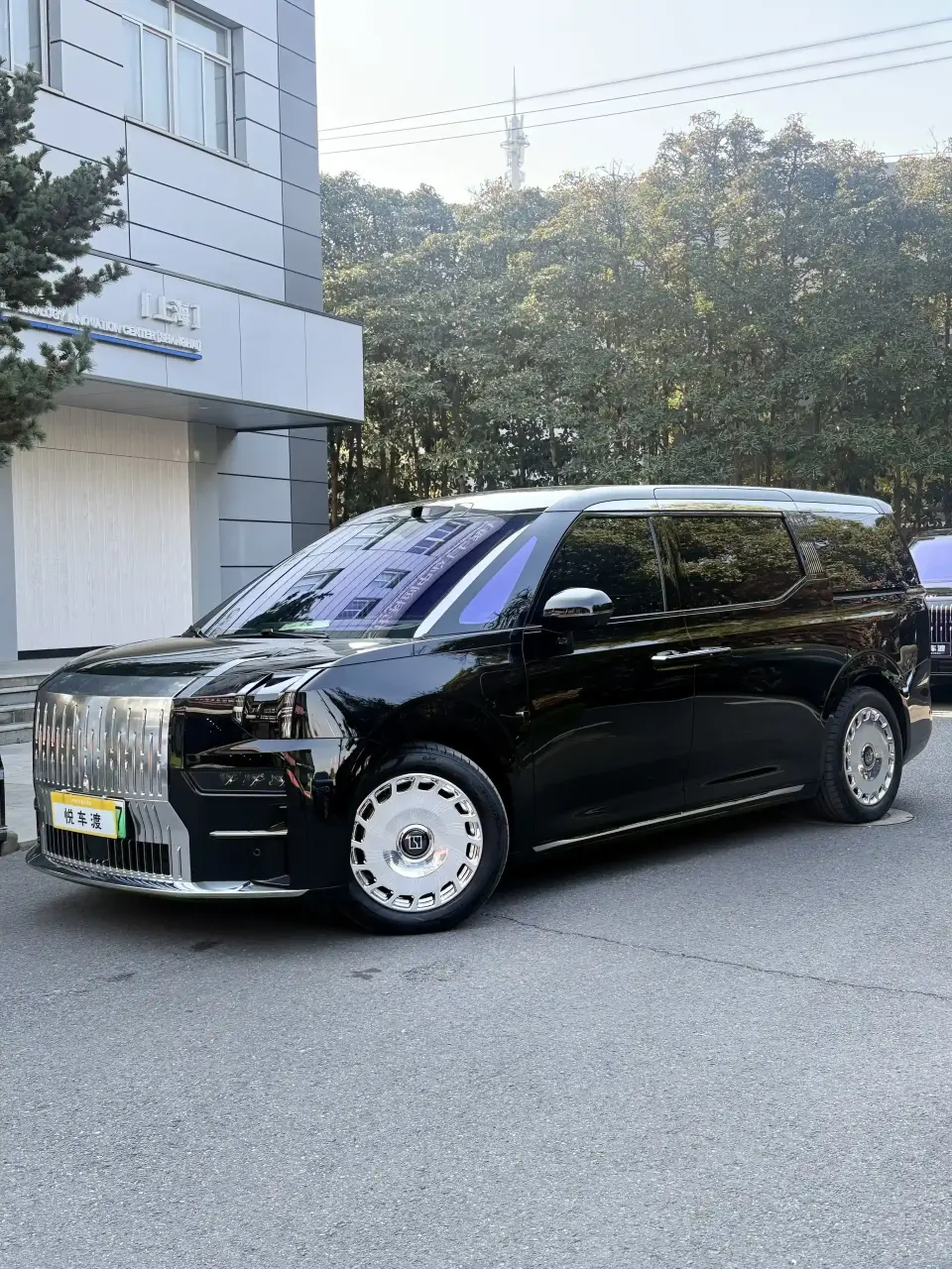 极氪009黑武士黄金五件套升级 施工实拍 1