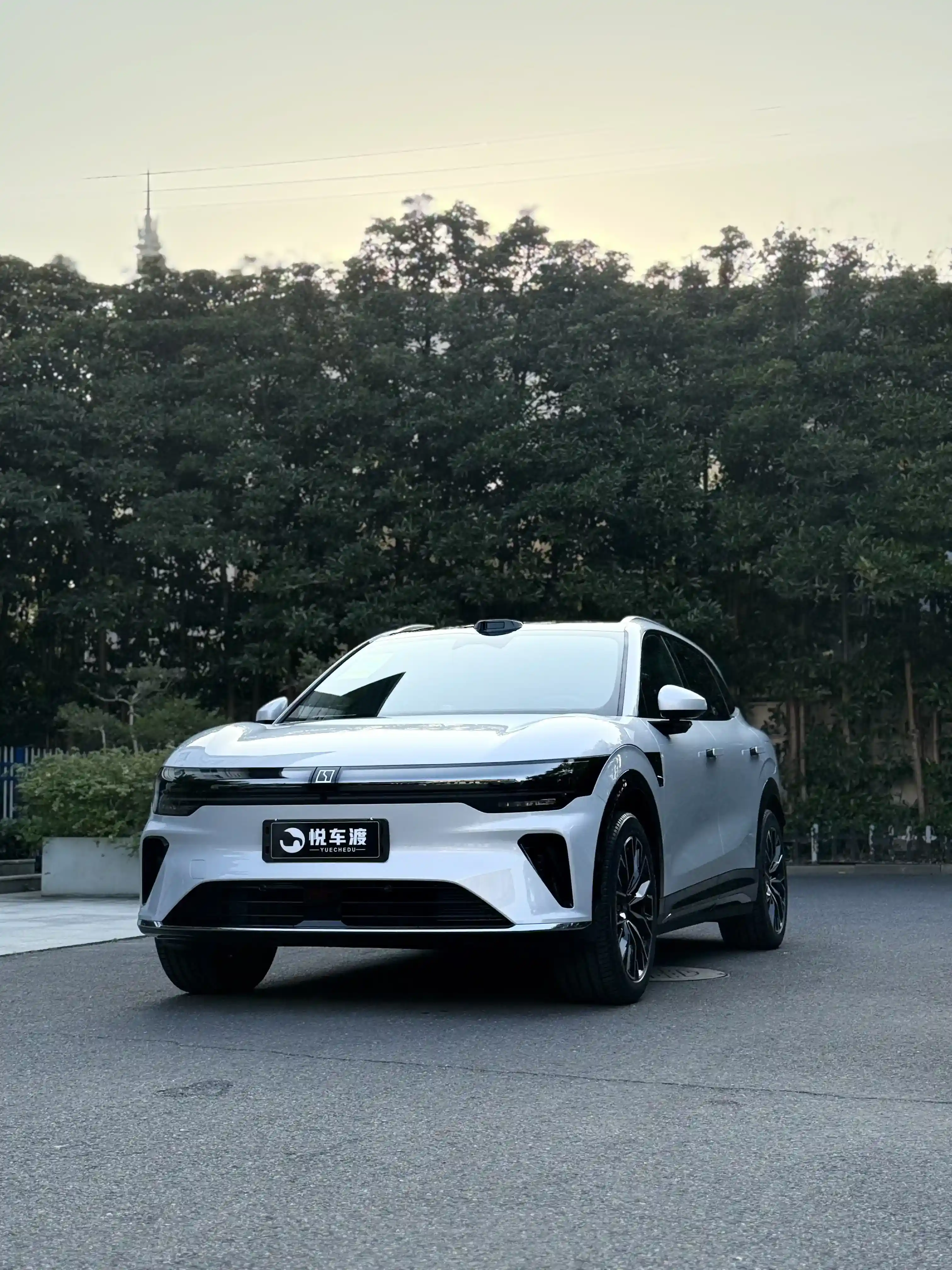 极氪7X冰川银车衣玻璃膜升级 施工实拍 4
