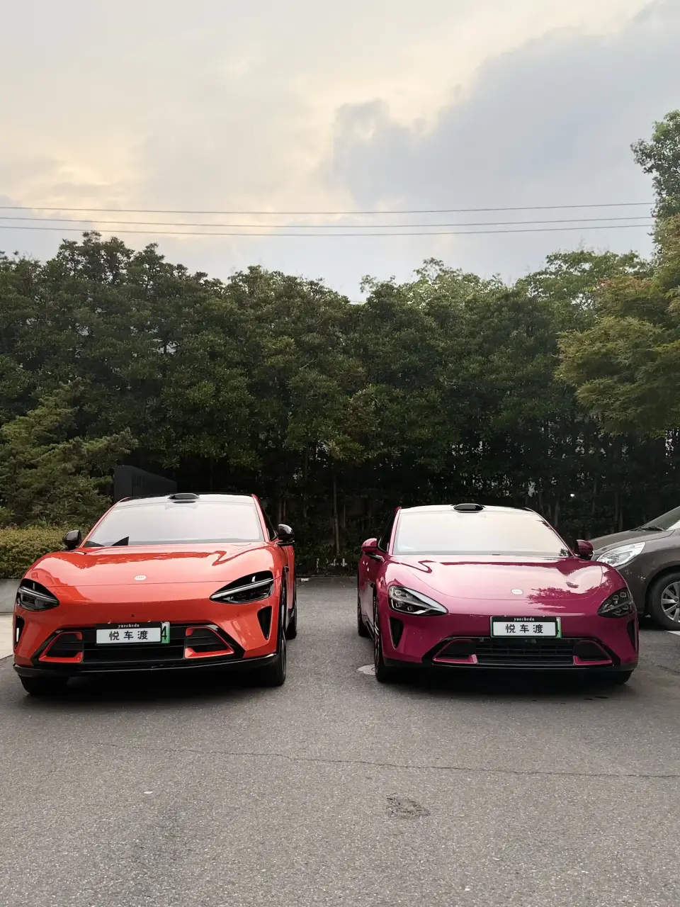 两台小米Yu7隐形车衣+玻璃膜