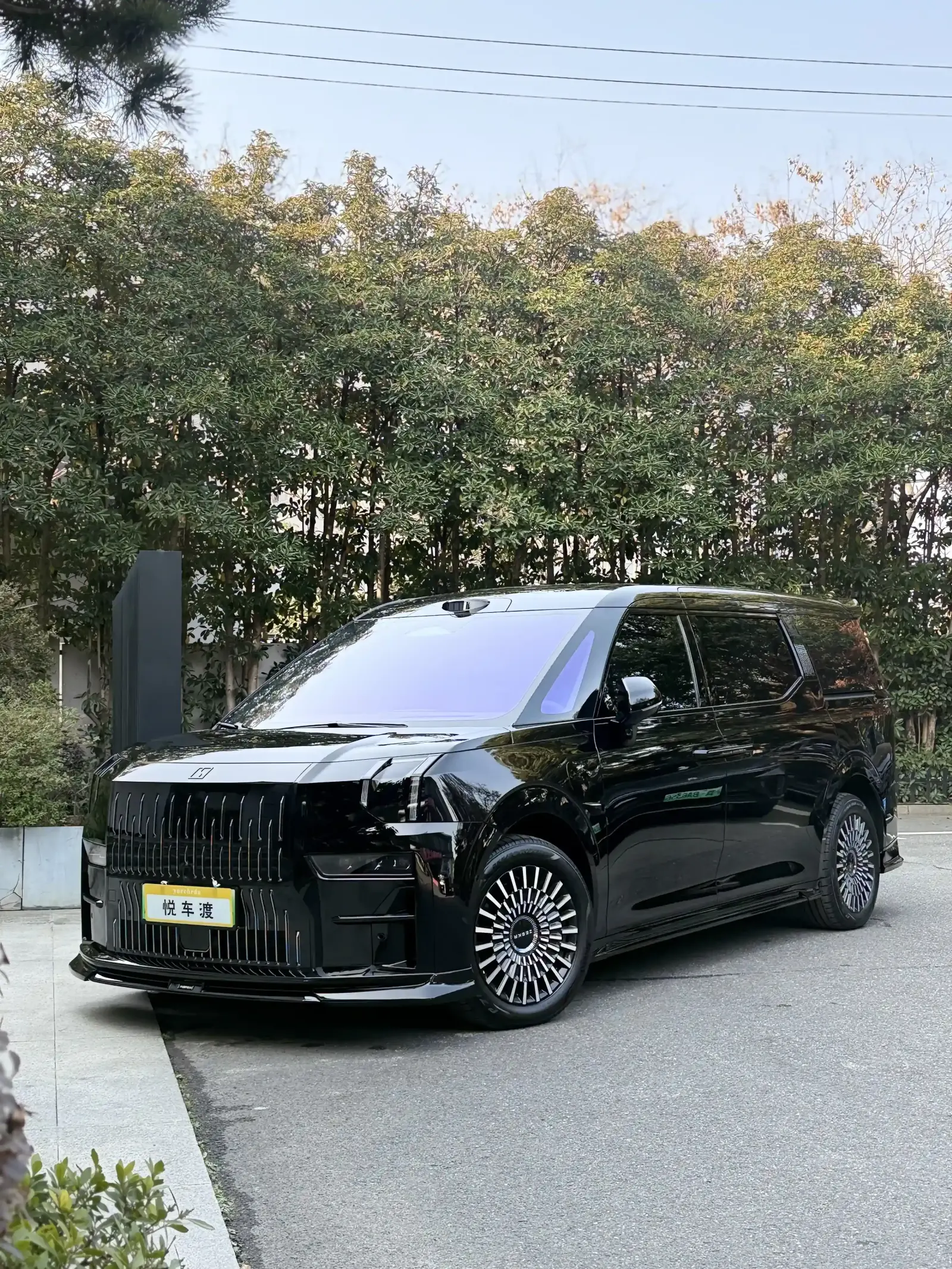 极氪009黑武士升级 施工实拍 1