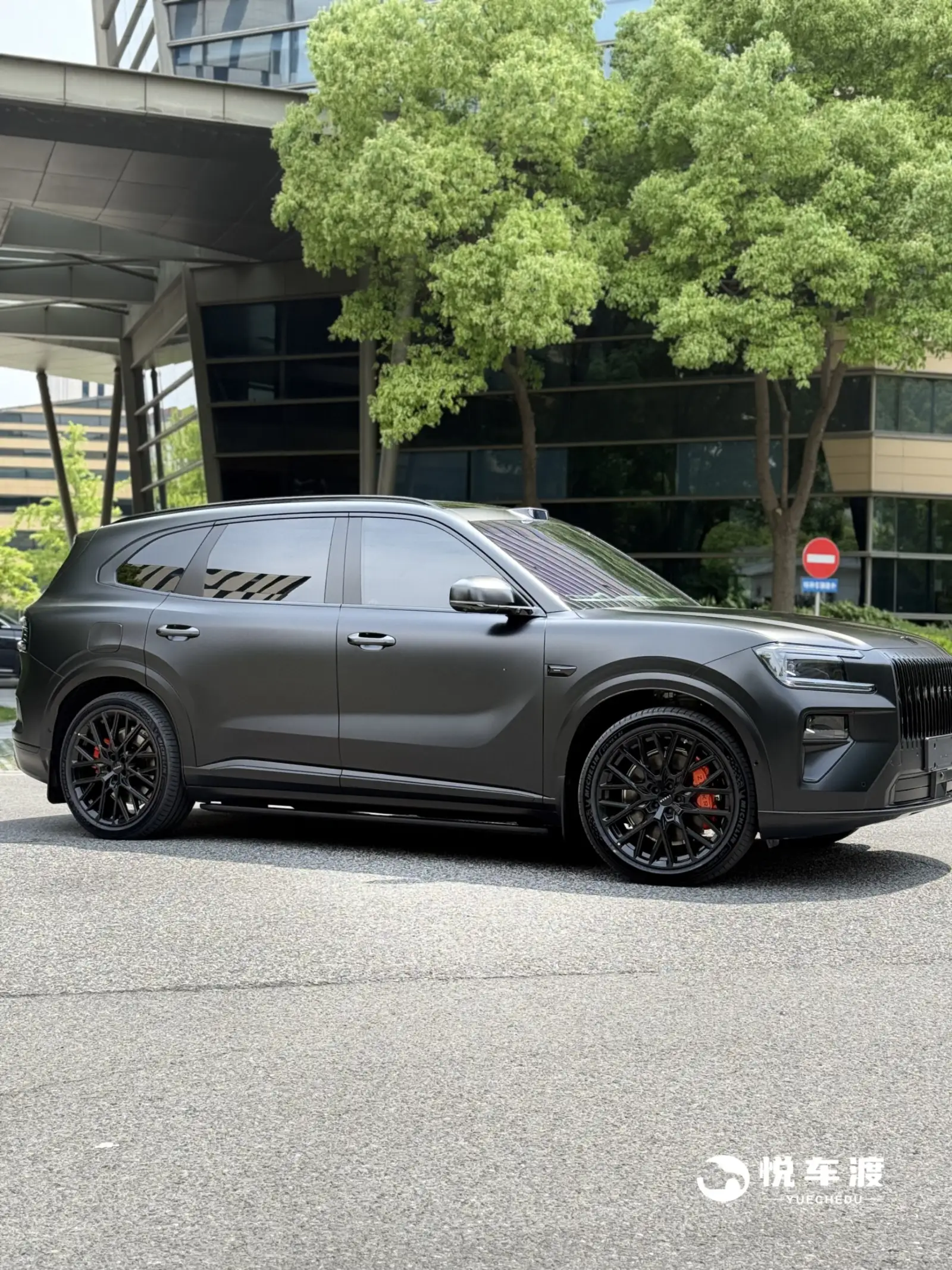 极氪8X哑光黄金三件套来啦 施工实拍 4