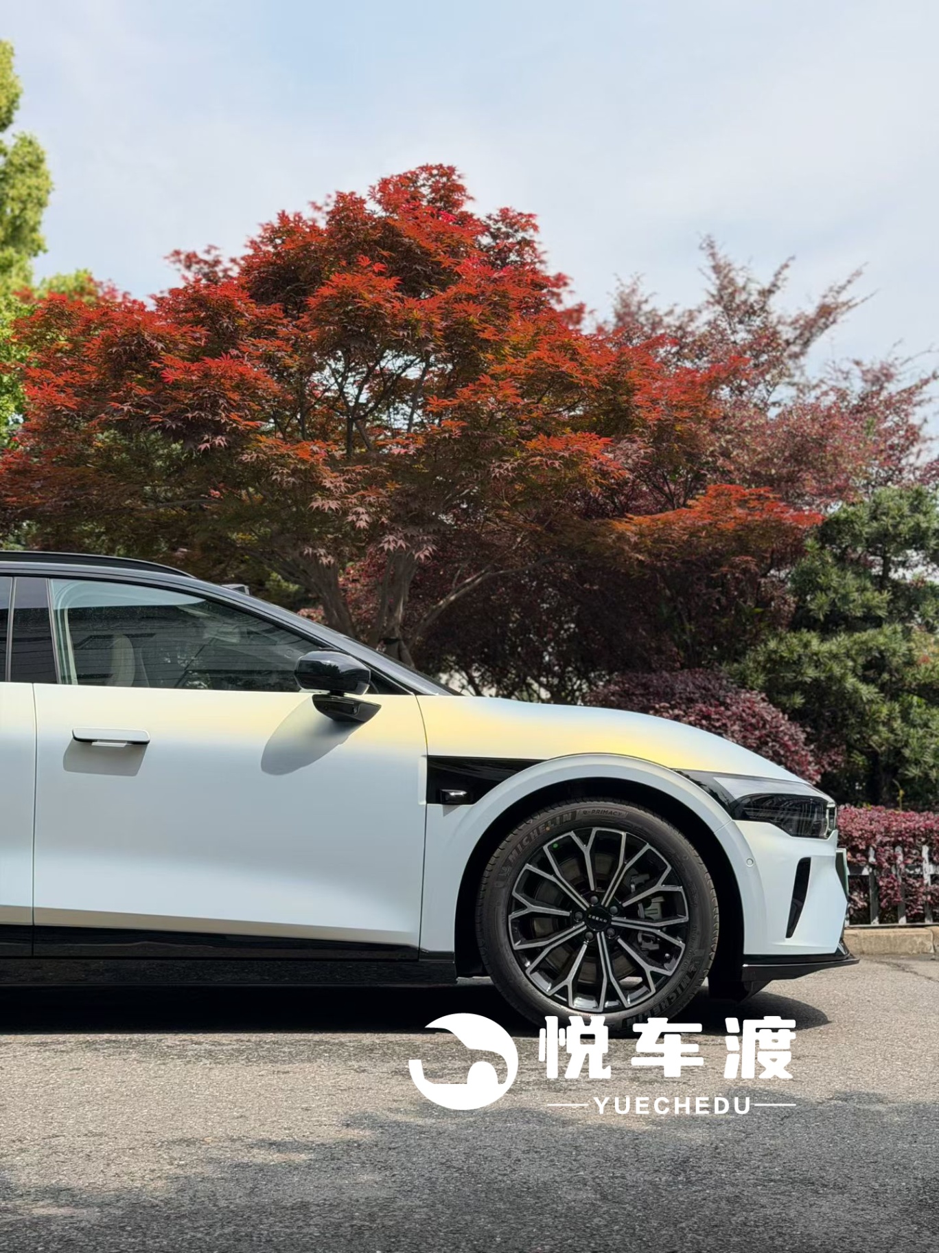 极氪007GT改色：远峰蓝魅金，听着就很亮的感觉 施工实拍 1