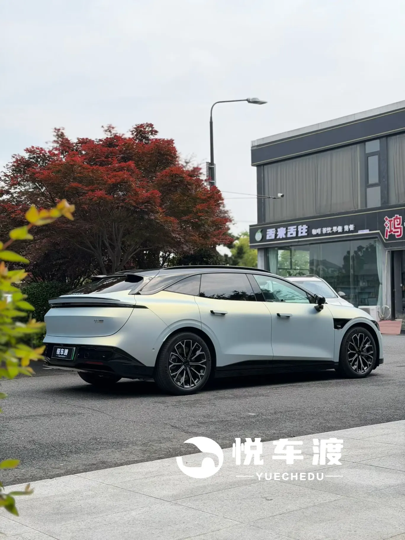 极氪007GT改色：远峰蓝魅金，听着就很亮的感觉 施工实拍 5