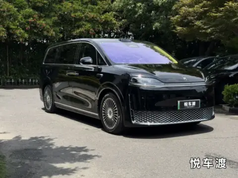 智界V9新车全套防护升级案例｜亮光车衣+帝王紫玻璃膜+竹纤维地板+底盘护板